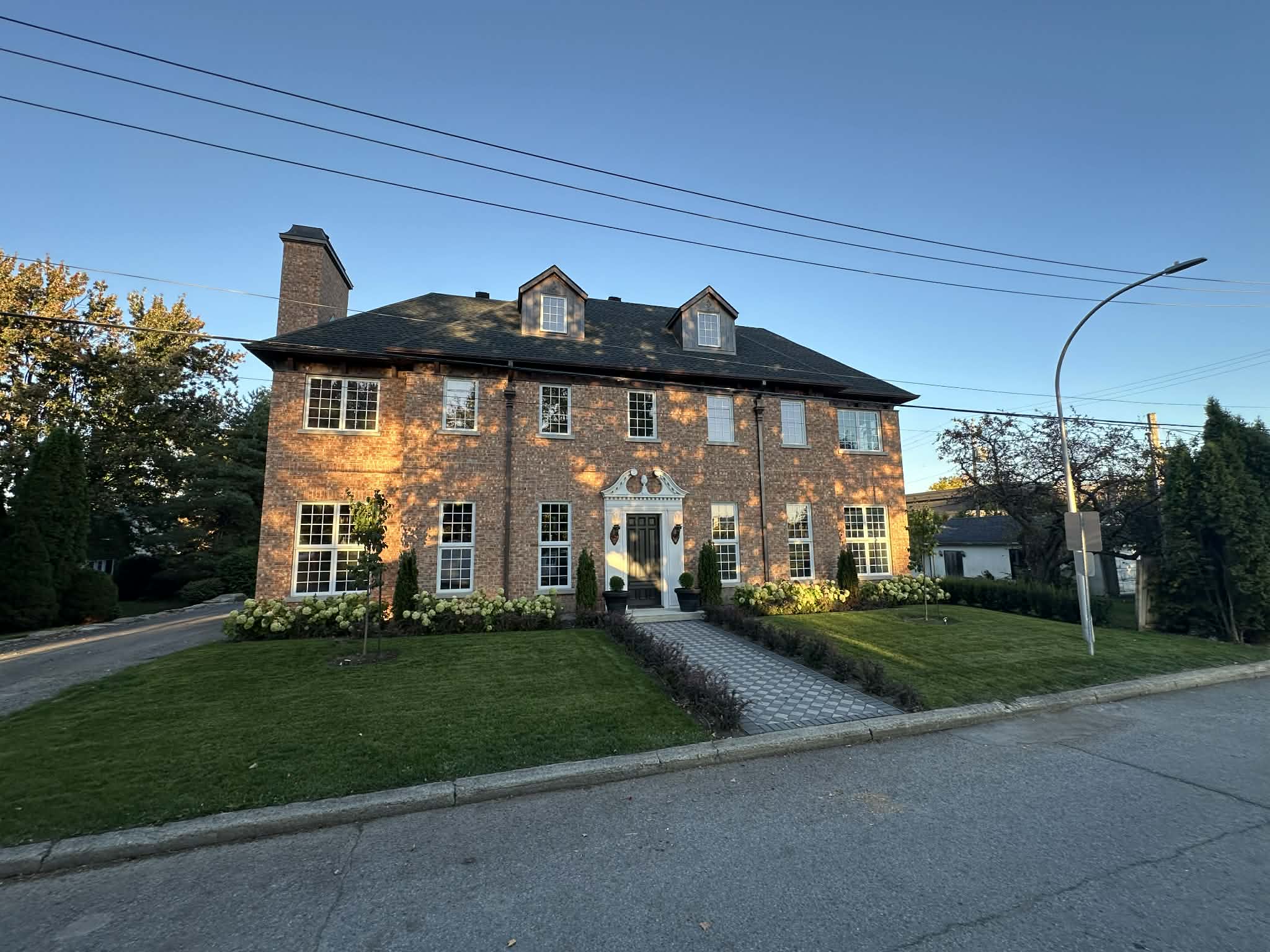 Facade en brique — Heure dorée